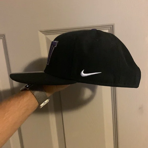 University of Washington SnapBack - Picture 2 of 5